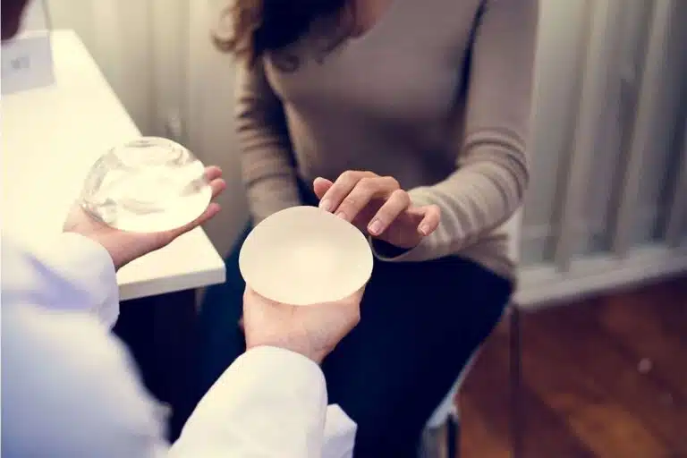 mamoplastia precio colombia